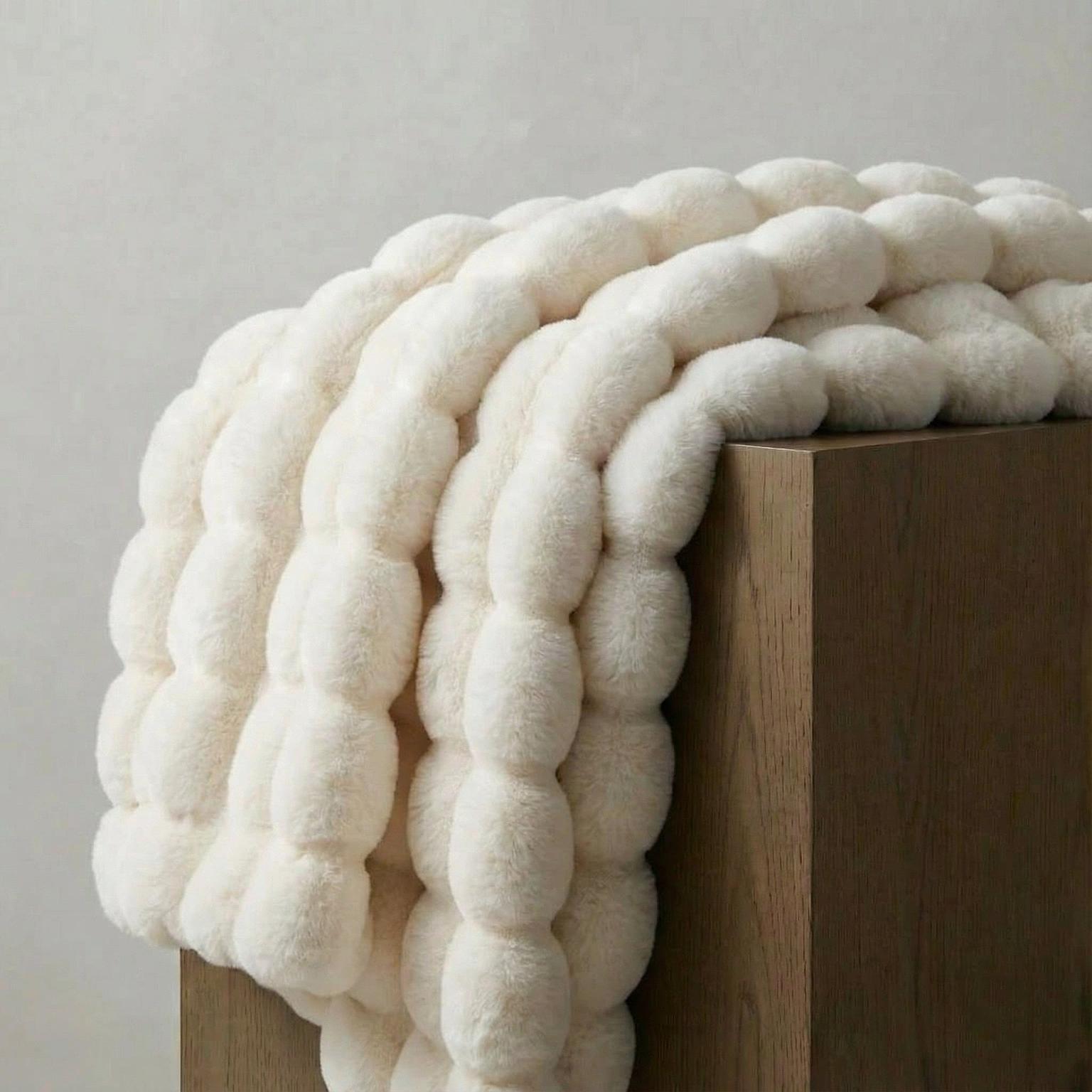 Cozy & Luxurious Rabbit Faux Fur Blanket — Faux Fur & Polyester, Queen | Machine Washable