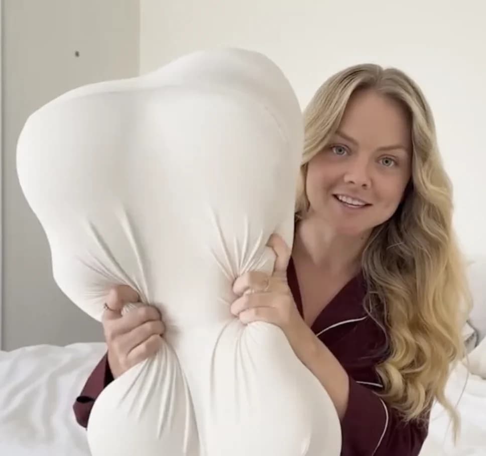 Cloud Pillow customer showing soft pillow support