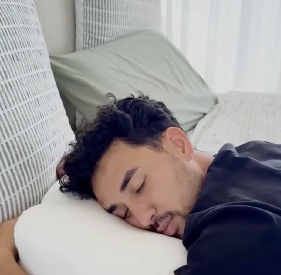 Cloud Pillow side sleeper customer