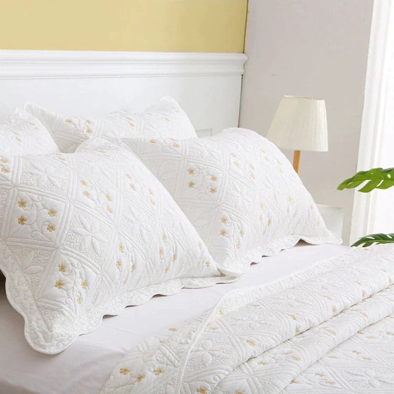 Floral Coverlet Set for Feminine Bedroom Design — Printed Cotton, Quilted, Queen 90x90in | Easy Wash, Seasonal Versatility — view 3