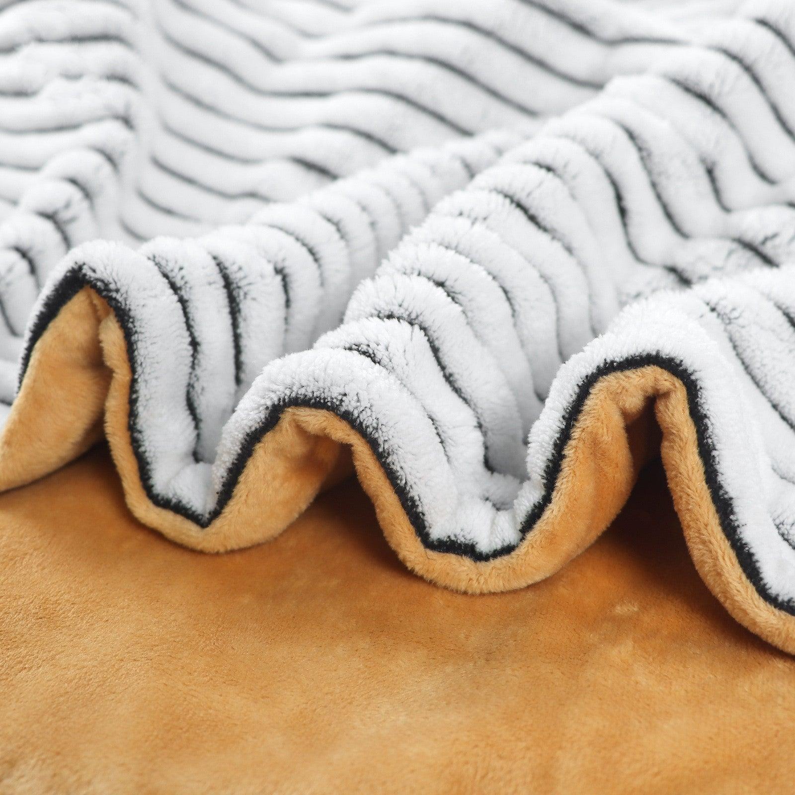 Cozy Blanket Throw for Layering — 100% Polyester, Soft & Drape, Machine Washable | Lumuwala — view 2
