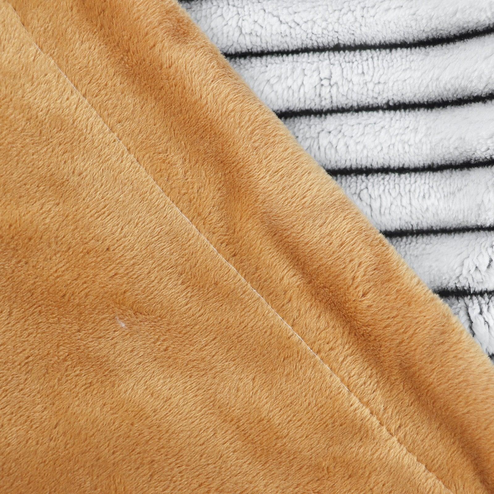 Cozy Blanket Throw for Layering — 100% Polyester, Soft & Drape, Machine Washable | Lumuwala — view 3