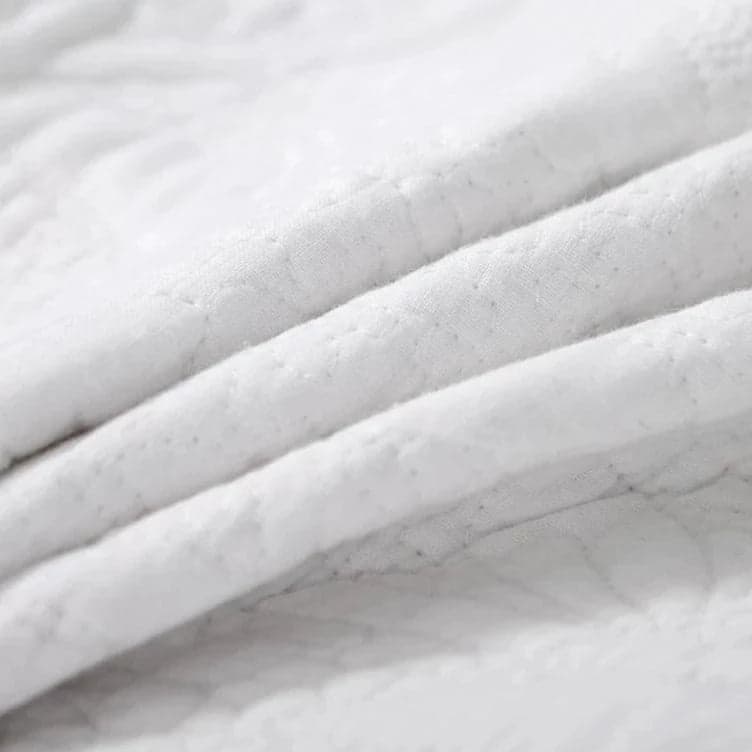 Sophisticated Coverlet Set for Modern Sleep — Lulette Design, Soft Finish, Twin/Queen/King | Lumuwala — view 3