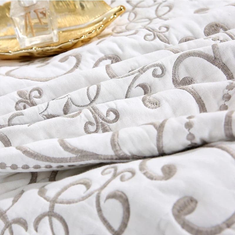 Elegant Coverlet Set for Sophisticated Sleep — Marionette Design, Soft Finish, Twin/Queen/King | Lumuwala — view 2