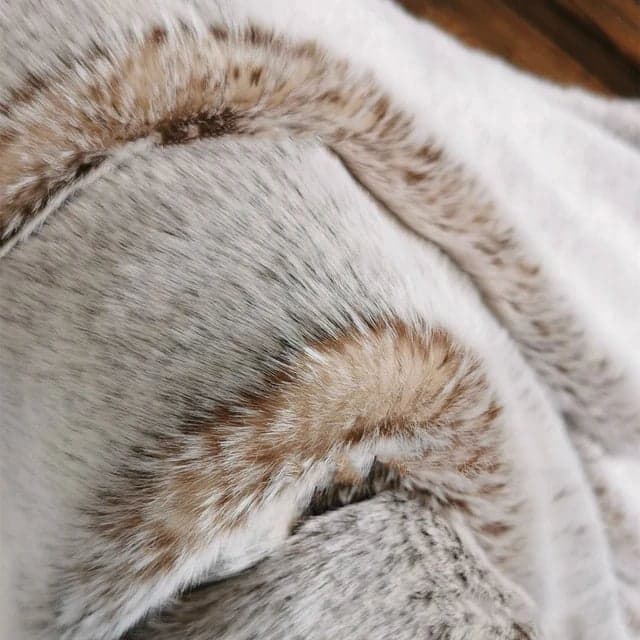 Luxe Faux-Fur Blanket Throw for Warmth & Style — Milano Design, Soft & Drape, Washable | Lumuwala — view 5