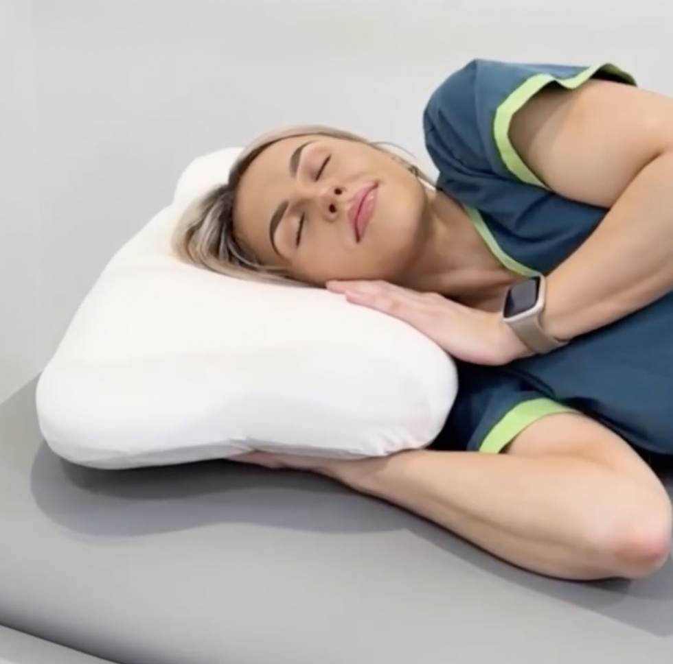 Cloud Pillow customer sleeping on the pillow