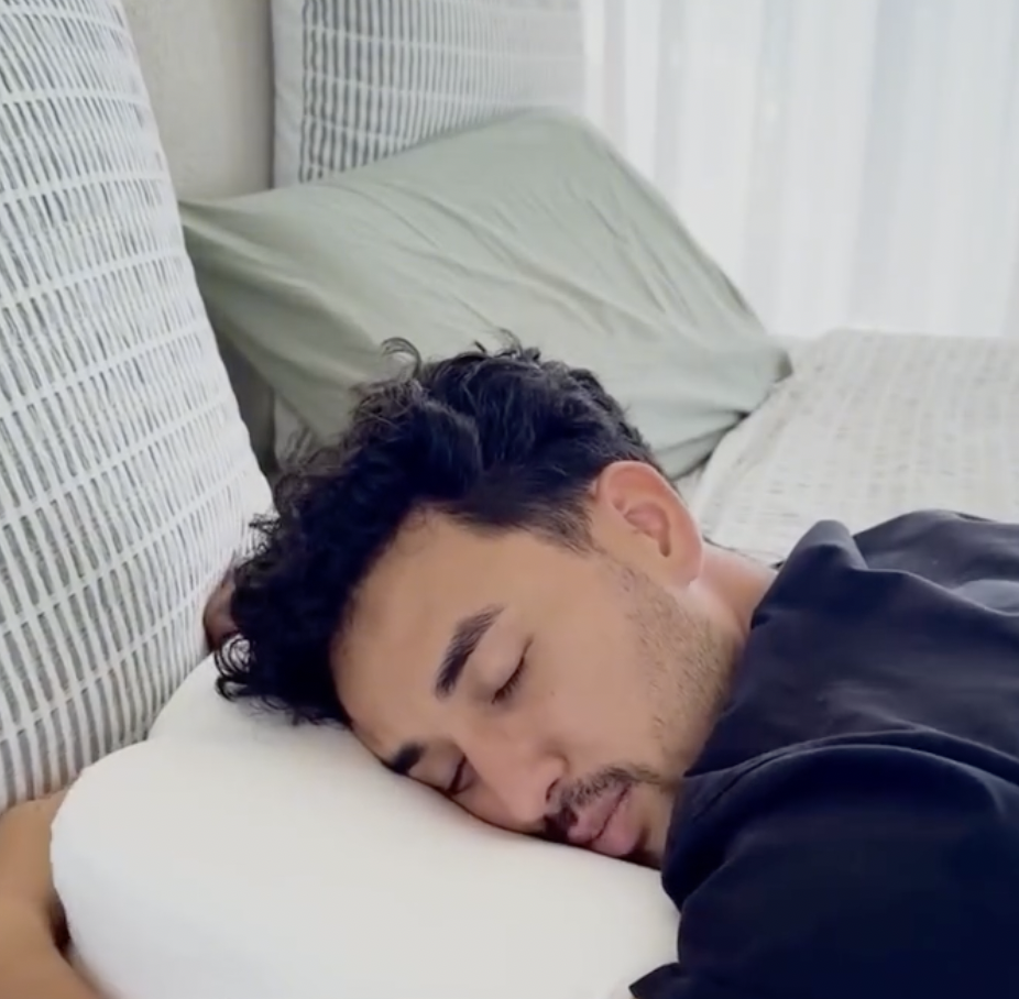 Cloud Pillow side sleeper customer